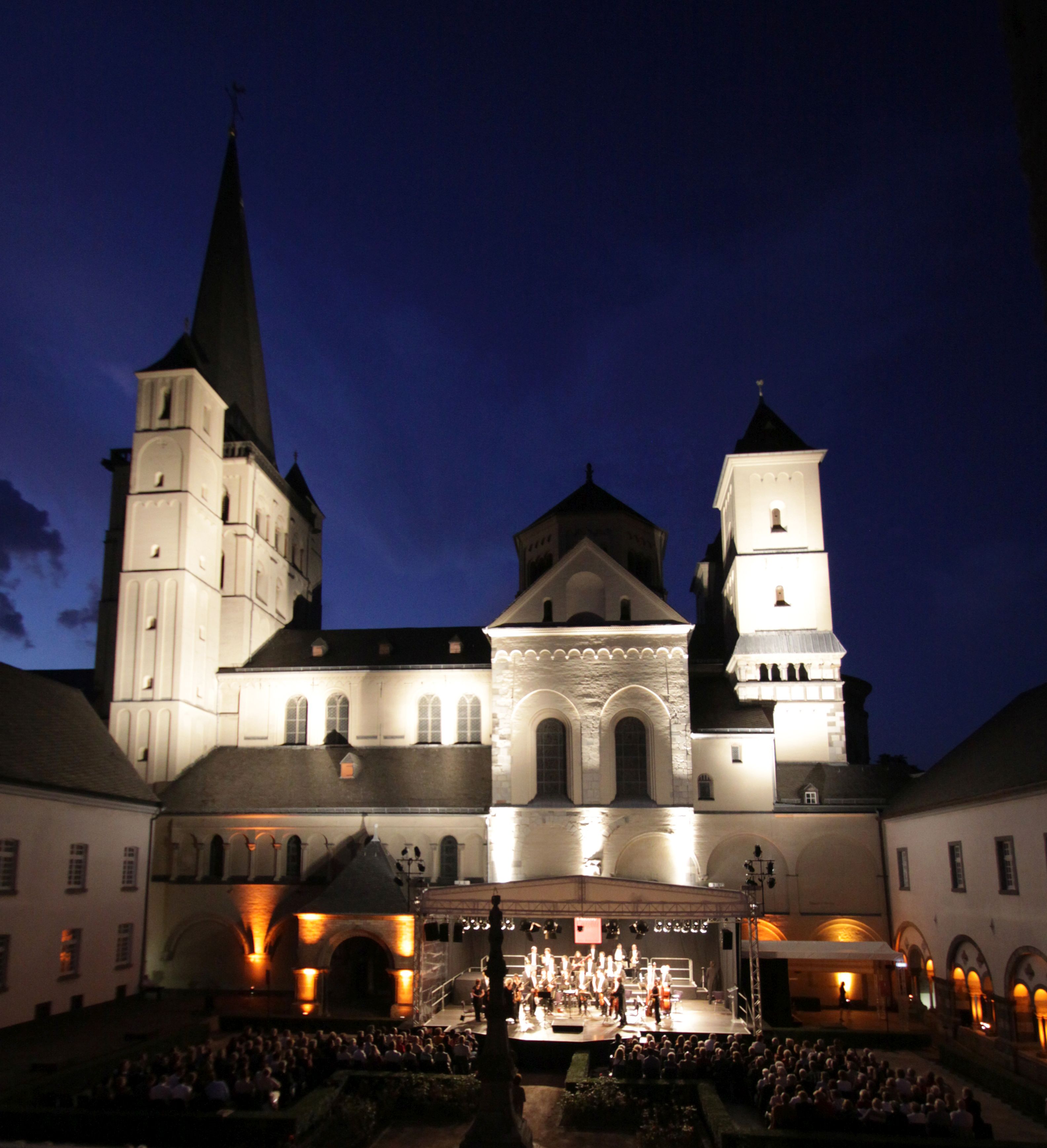 Bild: Classic Nights im Marienhof der AbteiBrauweiler